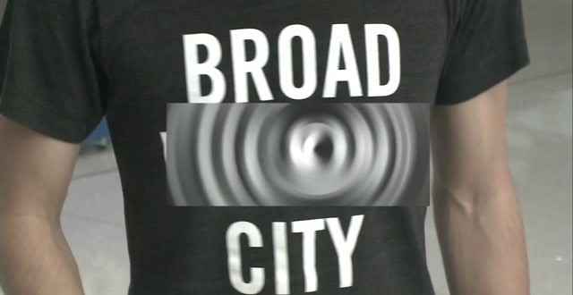 Man Kicked Off Flight Because Of "Broad City" Shirt (Photo)