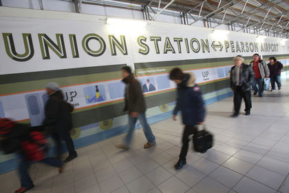 Toronto, Metrolinx in negotiations over airport express train funding, Report