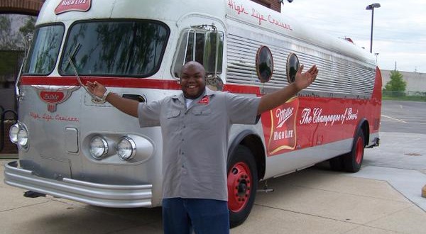 Windell D. Middlebrooks Dies at 36 : Body of Proof Actor Also Played Miller High Life Commercials' Hilarious Ranting Delivery Man