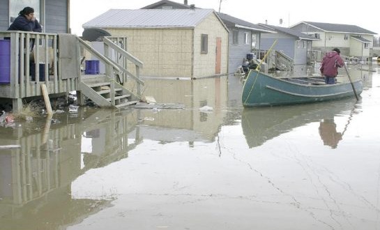 Flood threat sparks evacuation in Kashechewan, Report