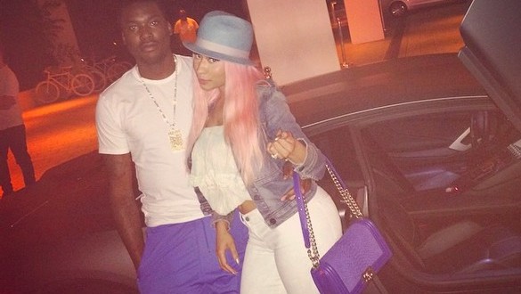 Nicki Minaj Engaged to rapper Meek Mill, Shows Off Huge Ring On Left Hand