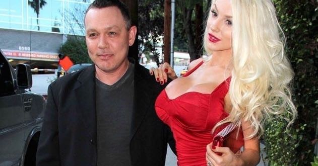 Courtney Stodden : Star donating sex tape money to charity