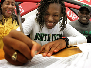 Eboniey Jeter : North Texas star forward from Heights found dead in dorm
