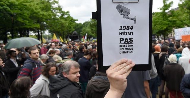 France set to back new surveillance rules