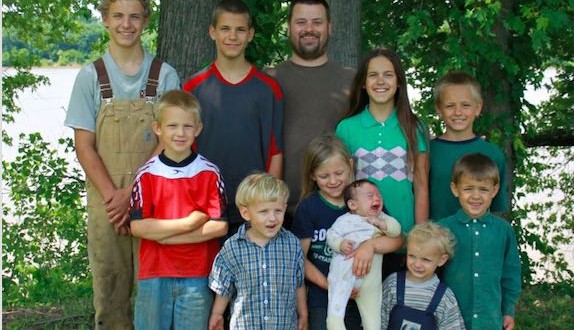 'Off-the-Grid' Parents Lose Custody of 10 Children for Now