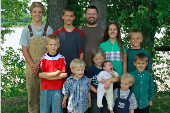  Off the Grid Parents Lose Custody Of 10 Children For Now Canada 