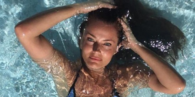 Paulina Porizkova’s Bikini Body At 50? Supermodel shows off her stunning bikini body
