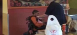 Qdoba employee helps feed disabled customer (Video)