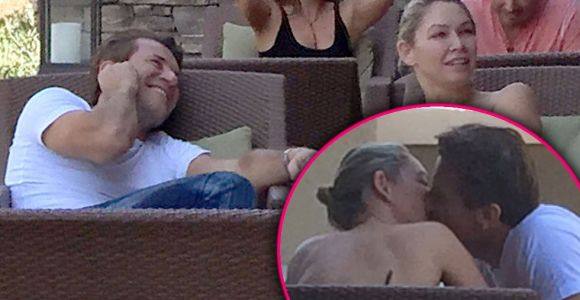 Robert Herjavec, Kym Johnson Kissing - Picture : Totally Dating For Real!