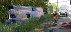 23 injured when a Megabus and truck collide on 401 : OPP (Video)