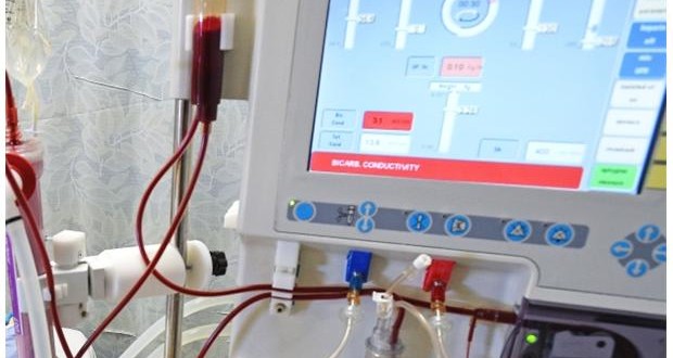 One dead after Edmonton dialysis patients treated with contaminated water : AHS