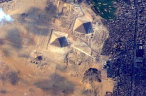 Terry Virts Photos : These Astronaut Photos of the Great Pyramids & Earth Are Simply Breathtaking