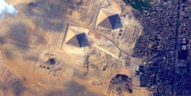 Terry Virts Photos : These Astronaut Photos of the Great Pyramids & Earth Are Simply Breathtaking