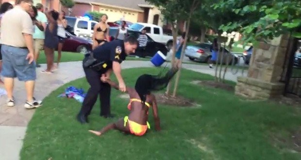 Texas Cop Suspended After Drawing Weapon on Teens at Pool Party (Video)