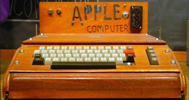 US Woman tosses $200K Apple 1 computer into recycling
