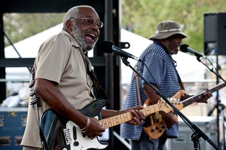 Wendell Holmes “Holmes Brother” Dies : Blues musician from Middlesex, dies at age 71