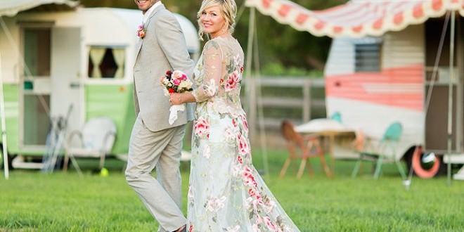 Jennie Garth Wedding Dress: See Gorgeous Gown & Romantic Ceremony ‘Photo’