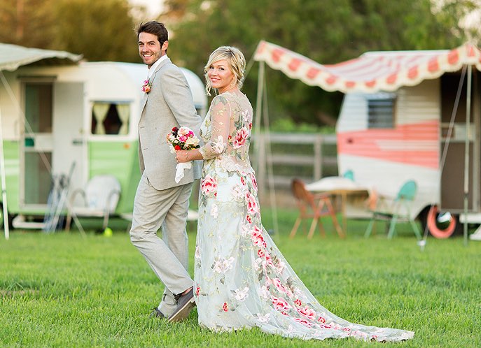Jennie Garth Wedding Dress: See Gorgeous Gown & Romantic Ceremony Jennie Garth Wedding Dress: See Gorgeous Gown & Romantic Ceremony