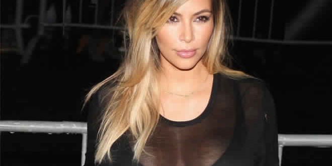 Kim Kardashian Baby Bump : Reality Star Accused of Faking Her Baby Bump in New Selfie