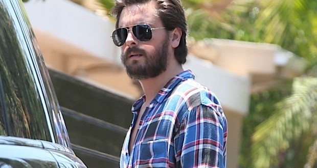 Kourtney Kardashian and Ex Scott Disick spotted out at lunch