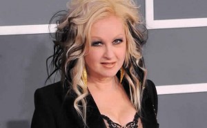 Cyndi Lauper : Singer Reveals Extreme Psoriasis Battle