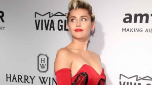 Miley Cyrus : Singer Reveals Hannah Montana 'Gave Her Body Issues'