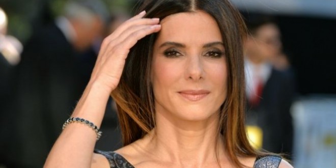 Sandra Bullock Is Reportedly Dating A 'Super Hot' Photographer! (Video)