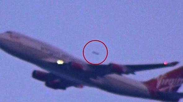 UFO? Virgin Atlantic Plane Overtaken By 'UFO' Over Skies Of New York (Video)