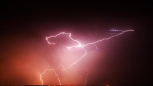 Andhra Pradesh : Lightning kills 34 in India amid monsoon storms (Video)