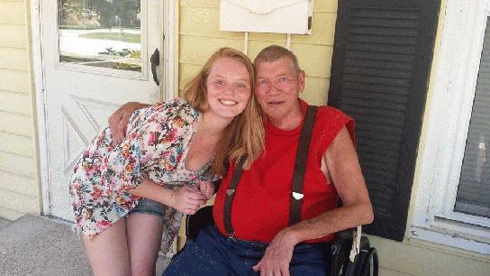 Ashley Aldridge : Young mom rescues wheelchair man 'Earl Moorman' from oncoming train
