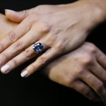 'Blue Moon' diamond tipped for auction record (Video)