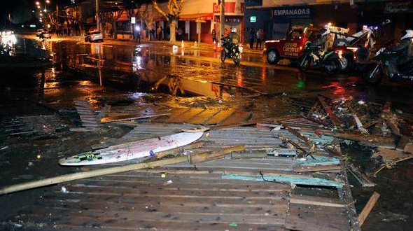 Chile earthquake 8.3 magnitude quake shakes capital, causing buildings to sway (Video) Chile earthquake 8.3 magnitude quake shakes capital, causing buildings to sway (Video)