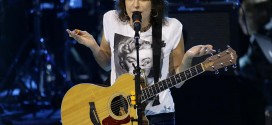 Chrissie Hynde : Singer ripped over rape comments