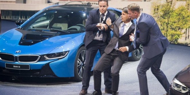 Harald Krueger BMW CEO collapses during presentation at auto show (Video)