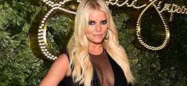 Jessica Simpson : Singer Accused of Being Drunk When Selling Her Fashion Collection on HSN (Video)