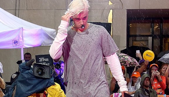 Justin Bieber shows off shocking platinum blonde hairstyle during 'Today Show 'appearance