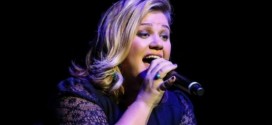 Kelly Clarkson: Singer cancels shows in Canada