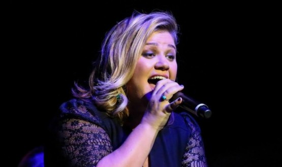Kelly Clarkson: ‘Singer’ cancels shows in Canada