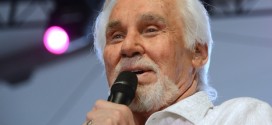Kenny Rogers: U.S. singer will retire after world tour