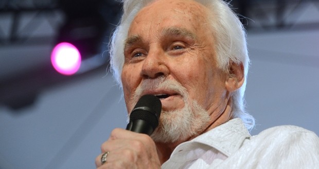 Kenny Rogers: U.S. singer will retire after world tour