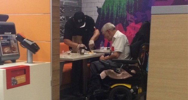 McDonald's Employee Praised For Helping Disabled Man Eat His Meal