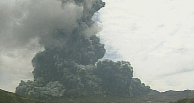 Mount Aso Volcano Erupts in Southern Japan (Video)