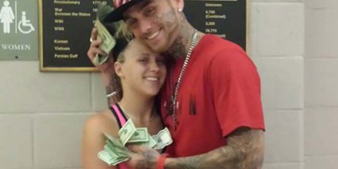 Ohio Bank robber arrested after posing with wads of cash on Facebook (Photo)