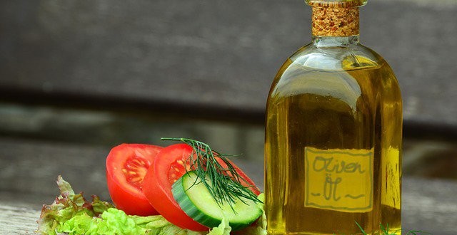 Olive Oil Significantly Cuts Breast Cancer Risk, Suggests Study