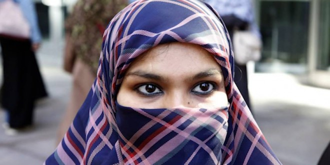 Ottawa wants postponement of ruling that quashes niqab ban, Report