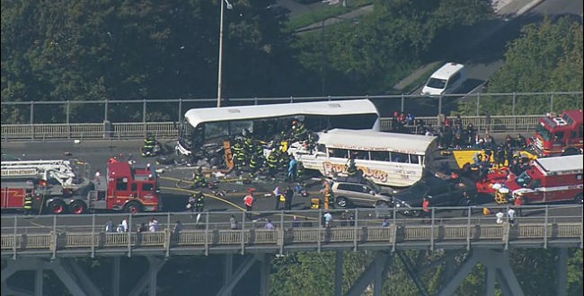 Ride The Ducks Crash : Four dead, many critically injured in Seattle tour bus crash (Video)