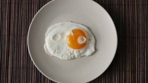 Smaller plates 'could help tackle obesity', Cambridge Study Shows