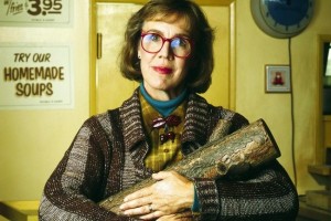 Catherine Coulson, who played Log Lady in 'Twin Peaks,' dies at 71