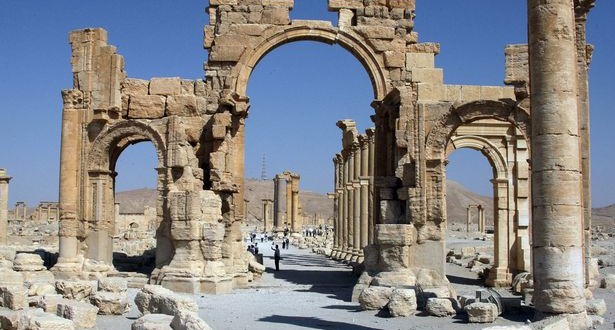 ISIS Detonates Ancient ‘Arch of Triumph’ Monument in Palmyra