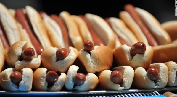 Vegetarian hot dogs could contain meat; new study says